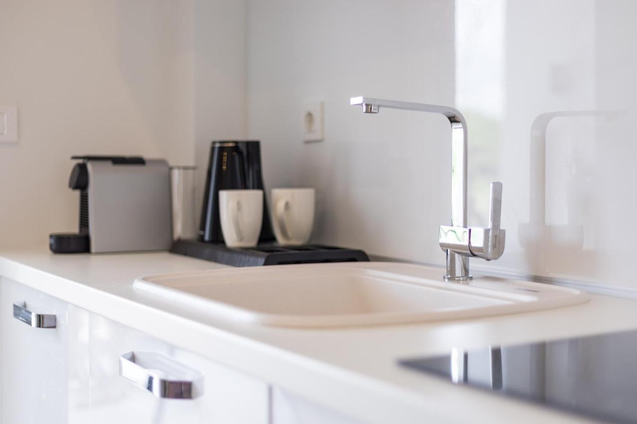 V Luxury Suites Kanáli Kültér fotó