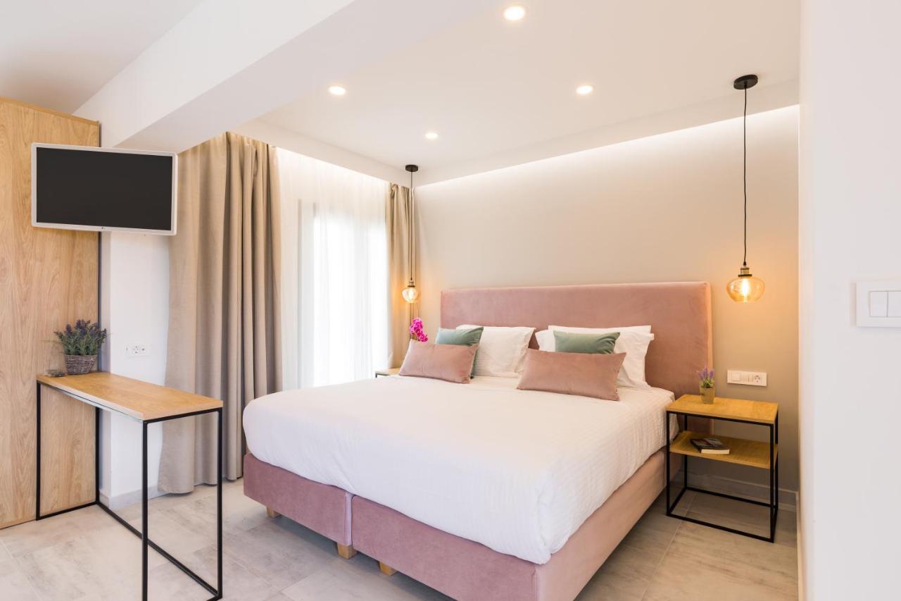 V Luxury Suites Kanáli Kültér fotó