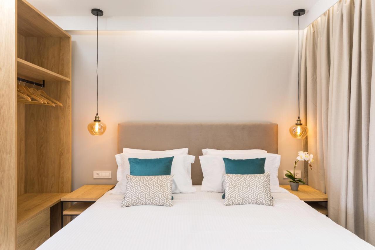 V Luxury Suites Kanáli Kültér fotó
