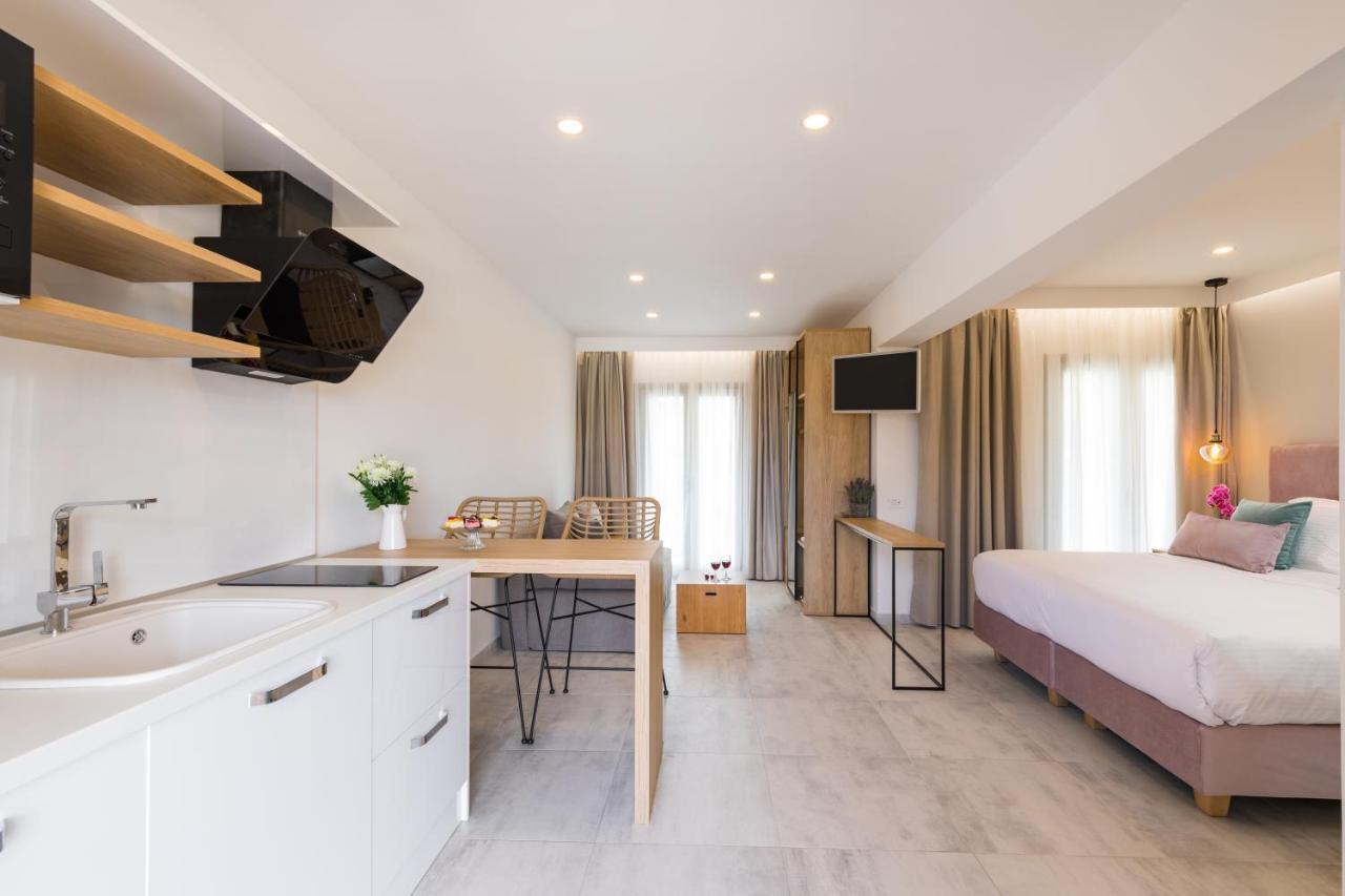 V Luxury Suites Kanáli Kültér fotó