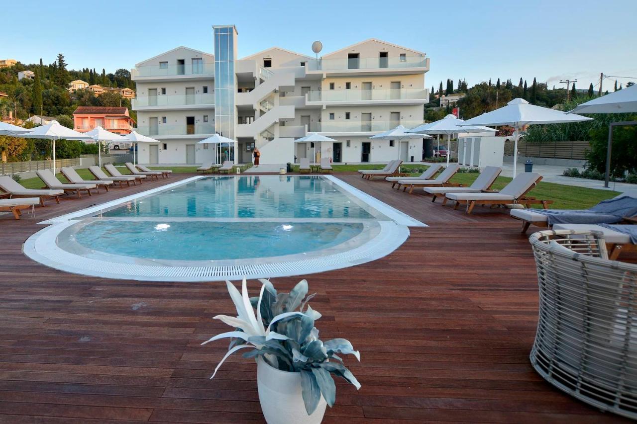V Luxury Suites Kanáli Kültér fotó