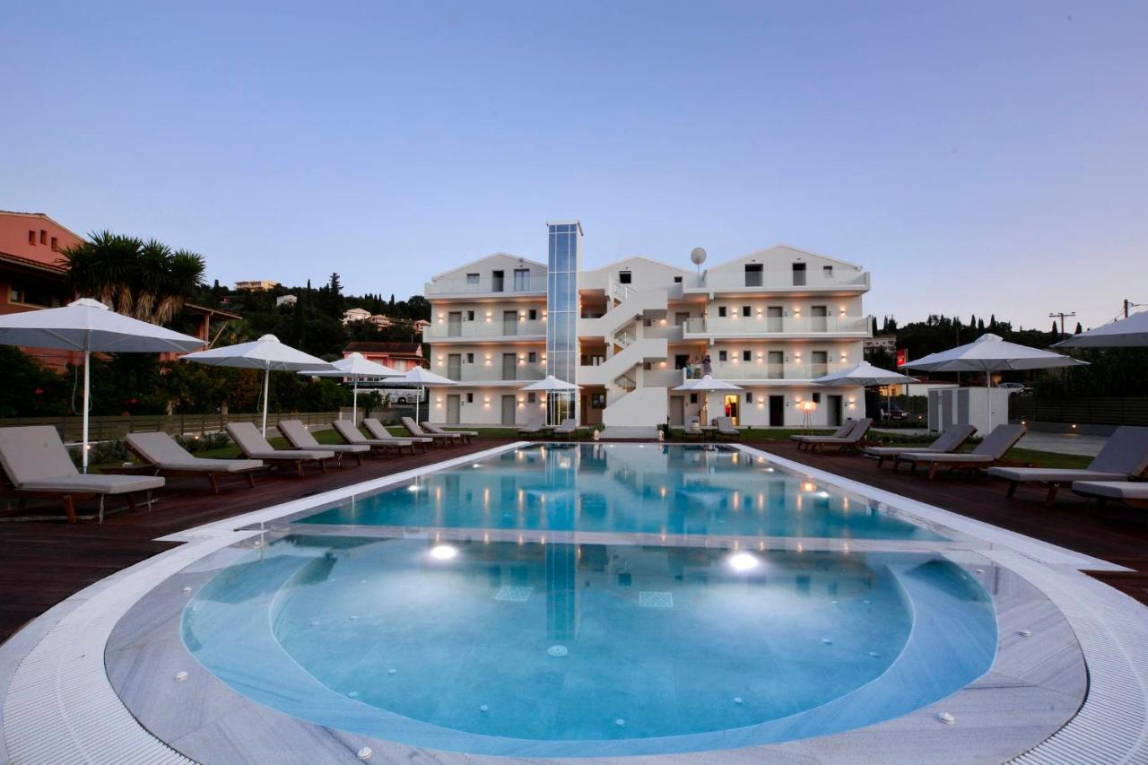 V Luxury Suites Kanáli Kültér fotó