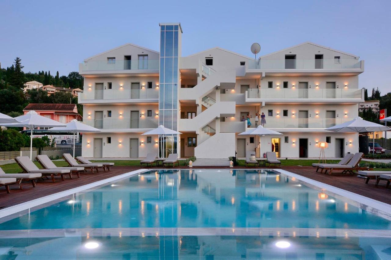 V Luxury Suites Kanáli Kültér fotó