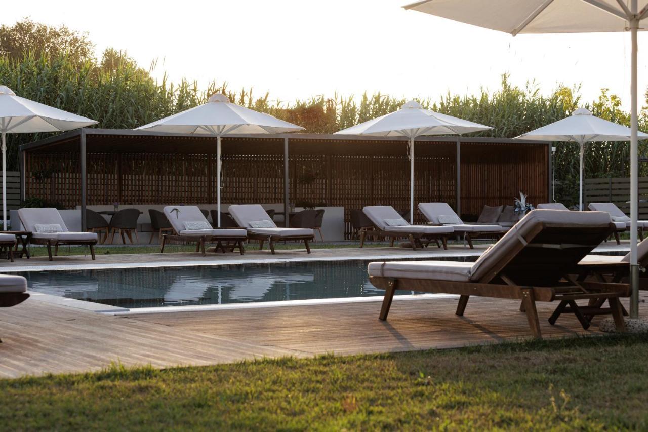 V Luxury Suites Kanáli Kültér fotó