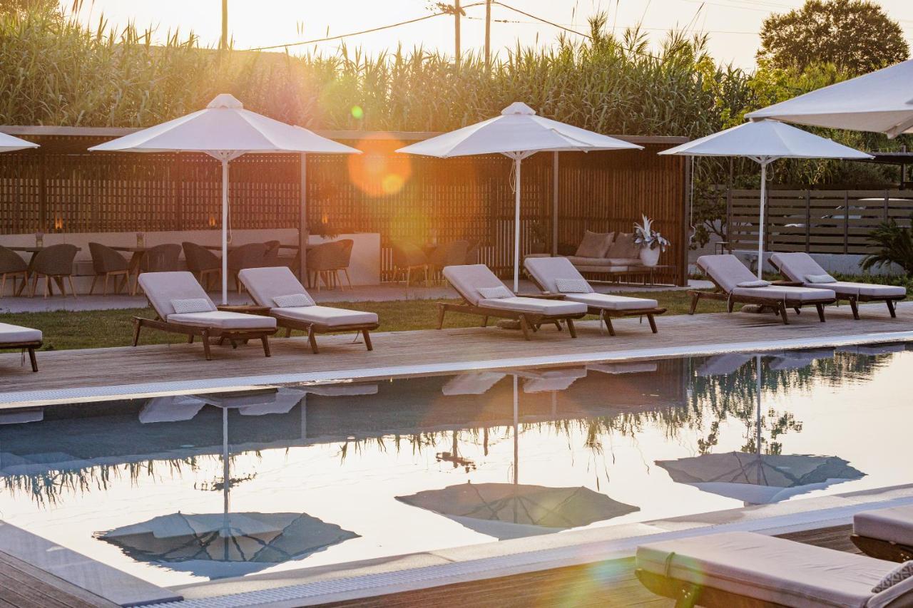 V Luxury Suites Kanáli Kültér fotó